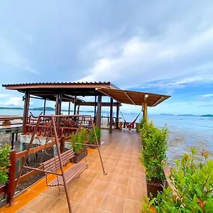 Baan Purada Ko Lanta